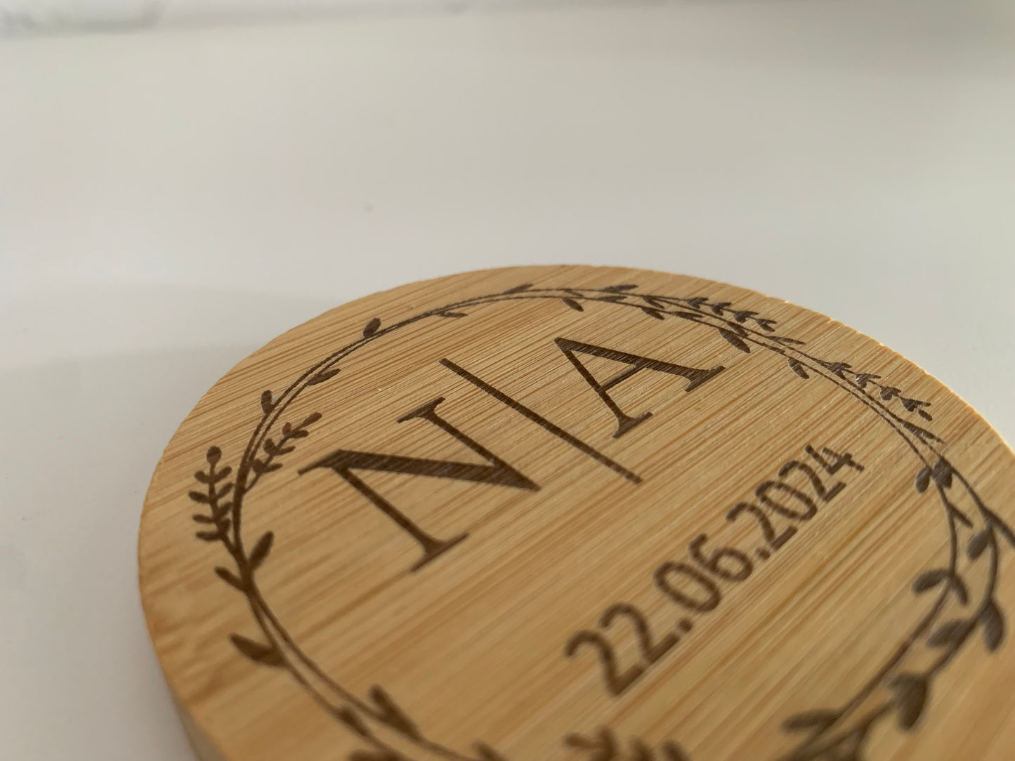 Miroir de poche en bambou gravé – Couronne de Feuille