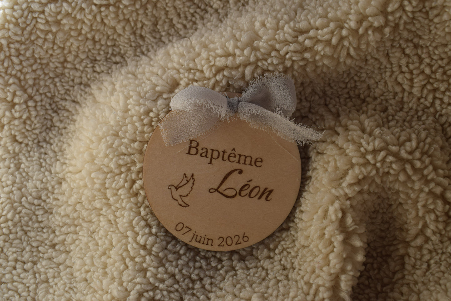 Magnet rond en bois – personnalisé Colombe