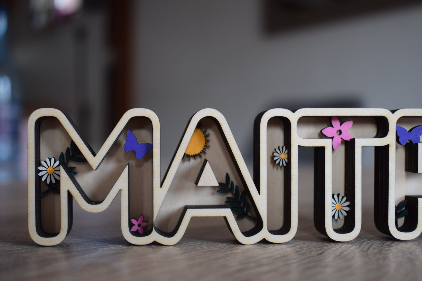 Plaque Prénom en Bois Personnalisée « Maîtresse » – Cadeau Fin d'Année Scolaire Original