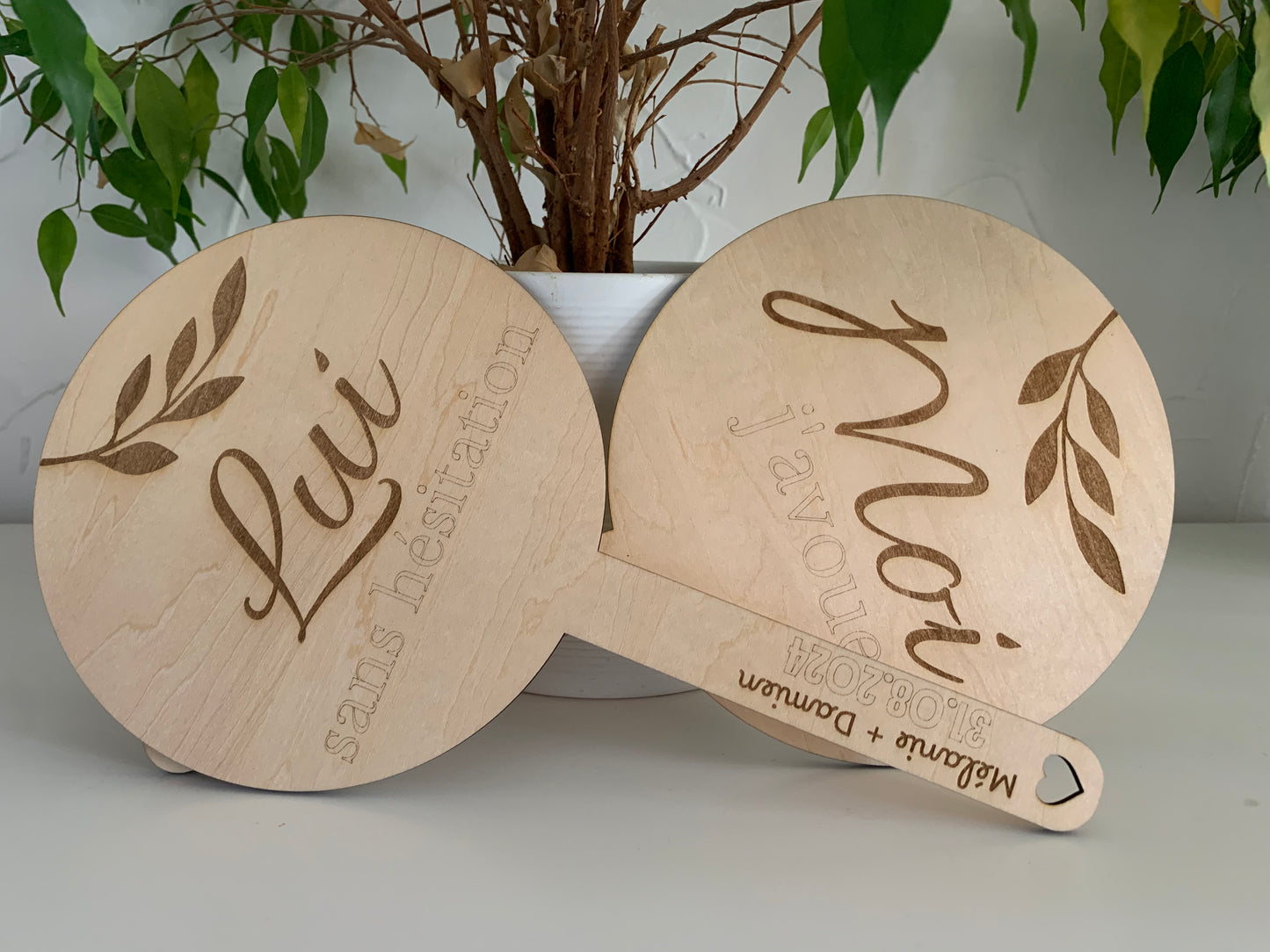 Pancartes de mariage en bois gravées – Jeu "Elle et Lui" personnalisées