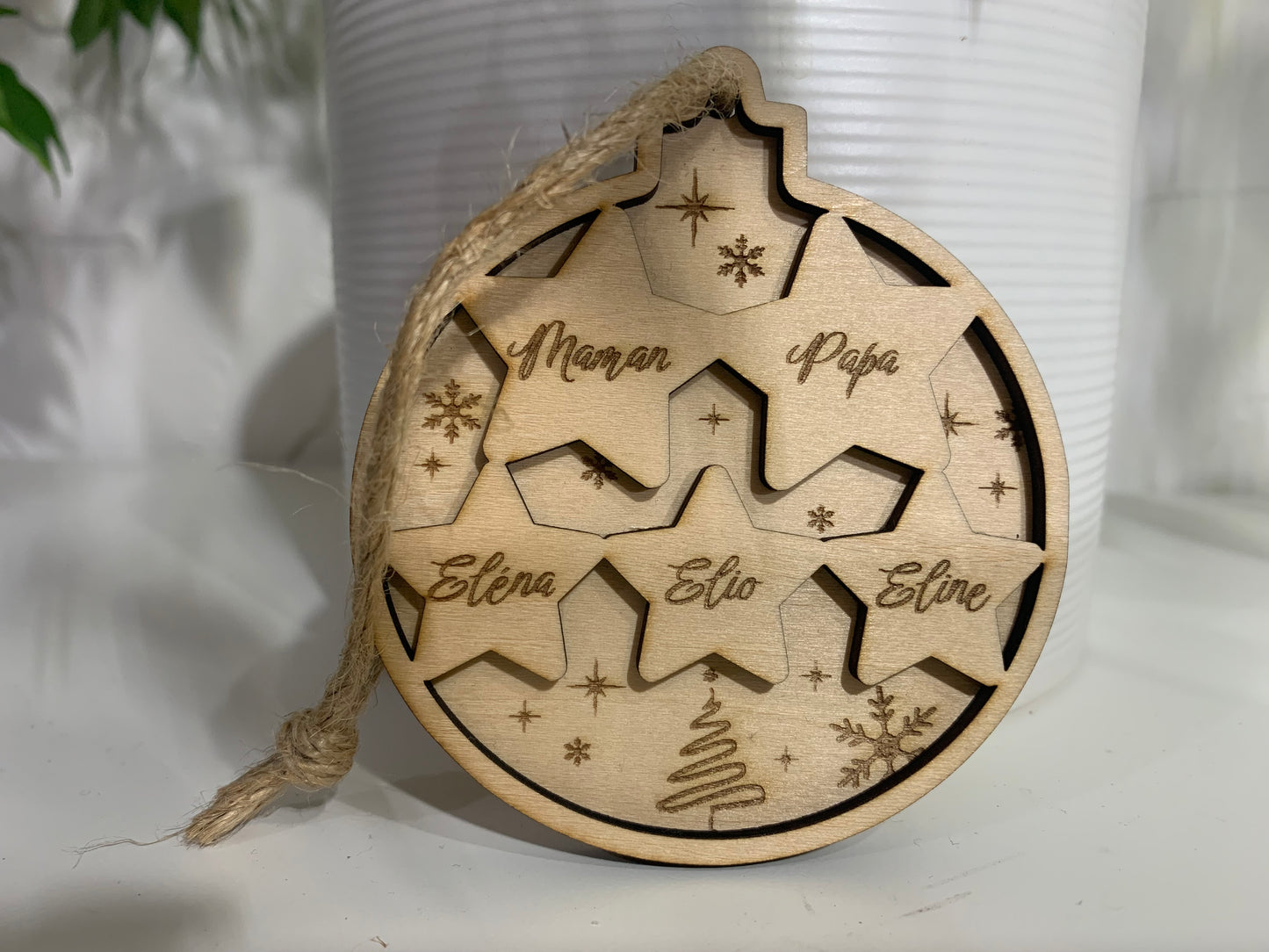 Boule de Noël étoile famille/prénoms
