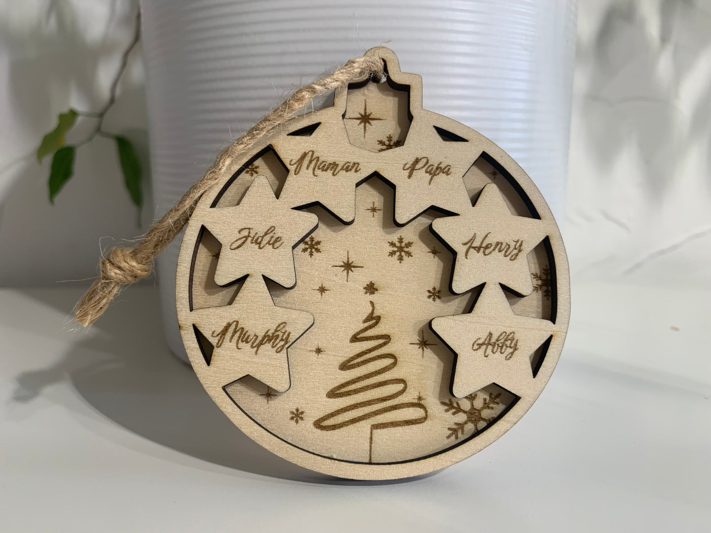 Boule de Noël étoile famille/prénoms