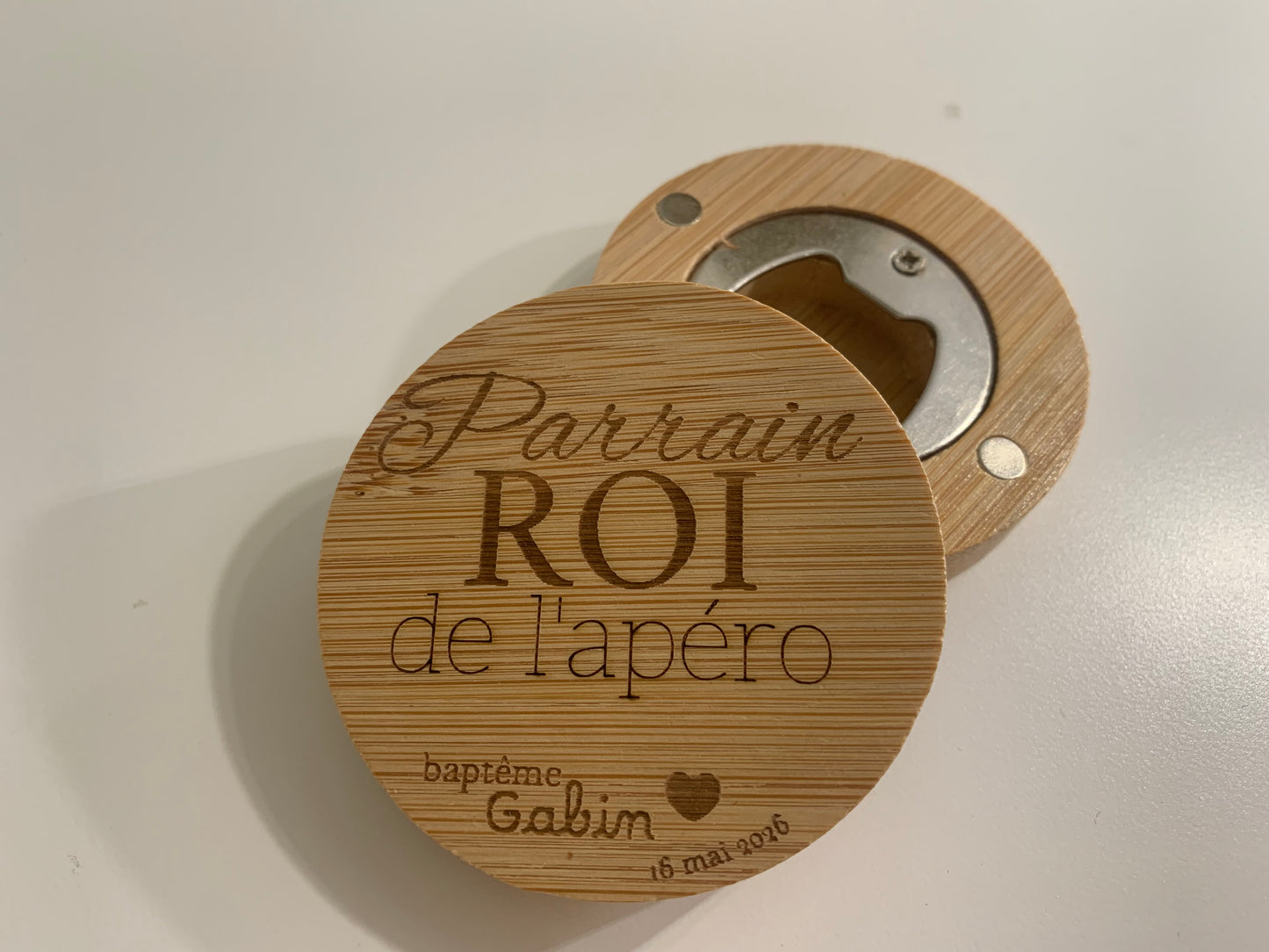 Décapsuleur aimanté  – Personnalisé " ... Roi de l’apéro"