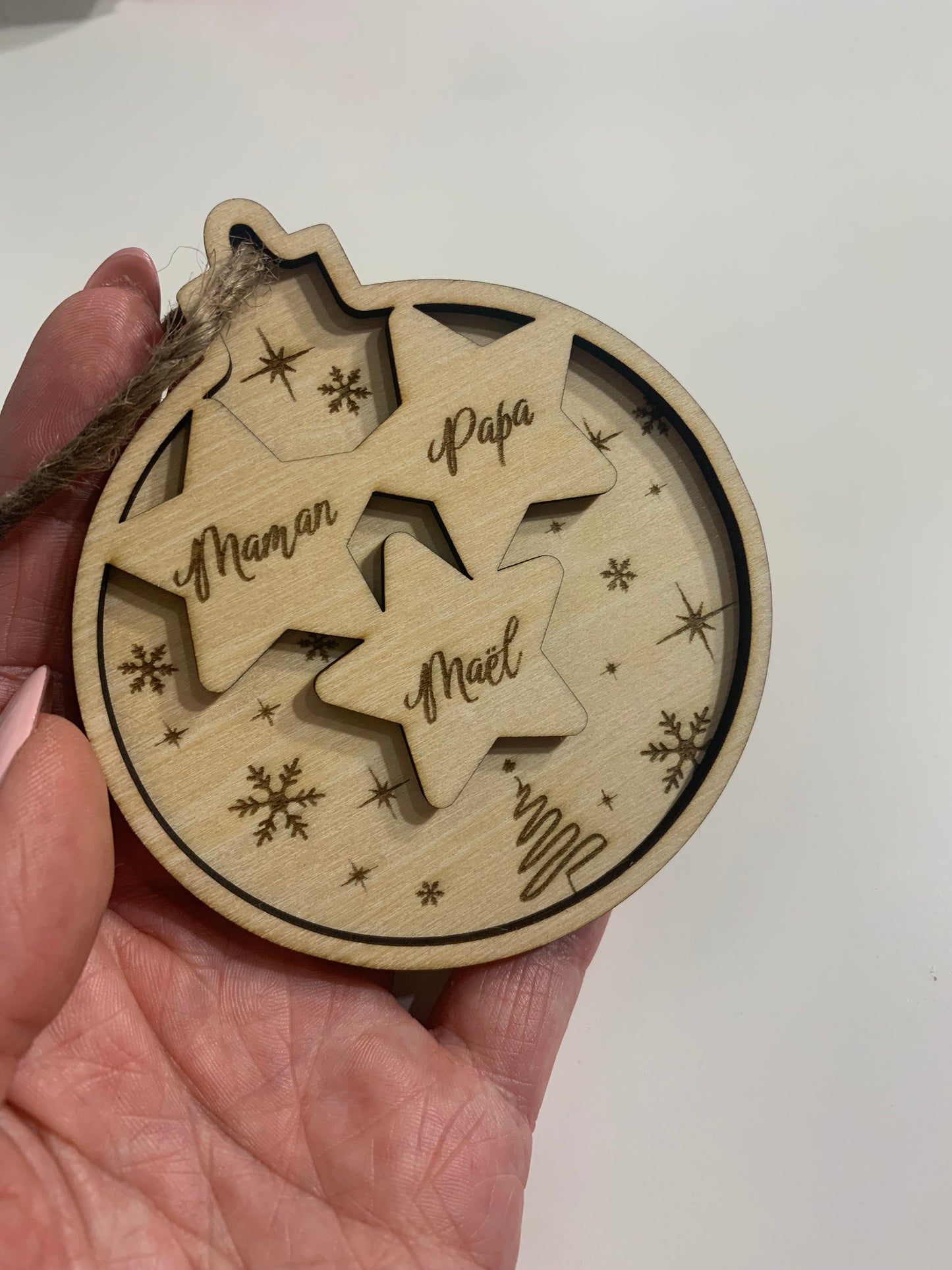 Boule de Noël étoile famille/prénoms