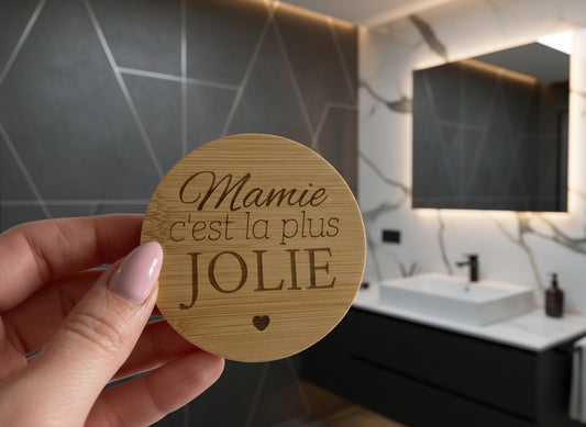 Miroir de poche en bambou gravé - .. la plus jolie