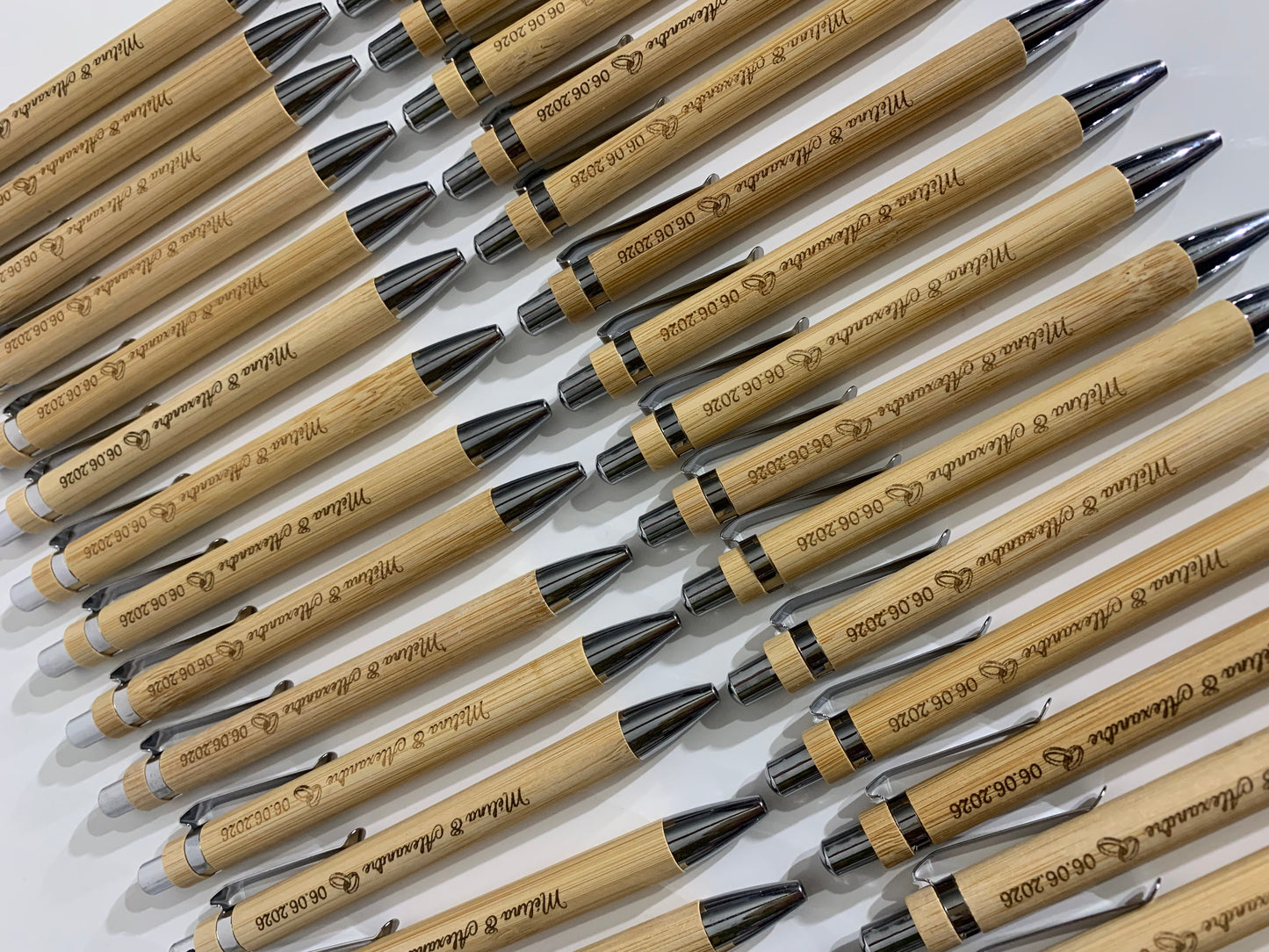 Stylos bambou gravé - Personnalisé Prénoms, Date et Alliances