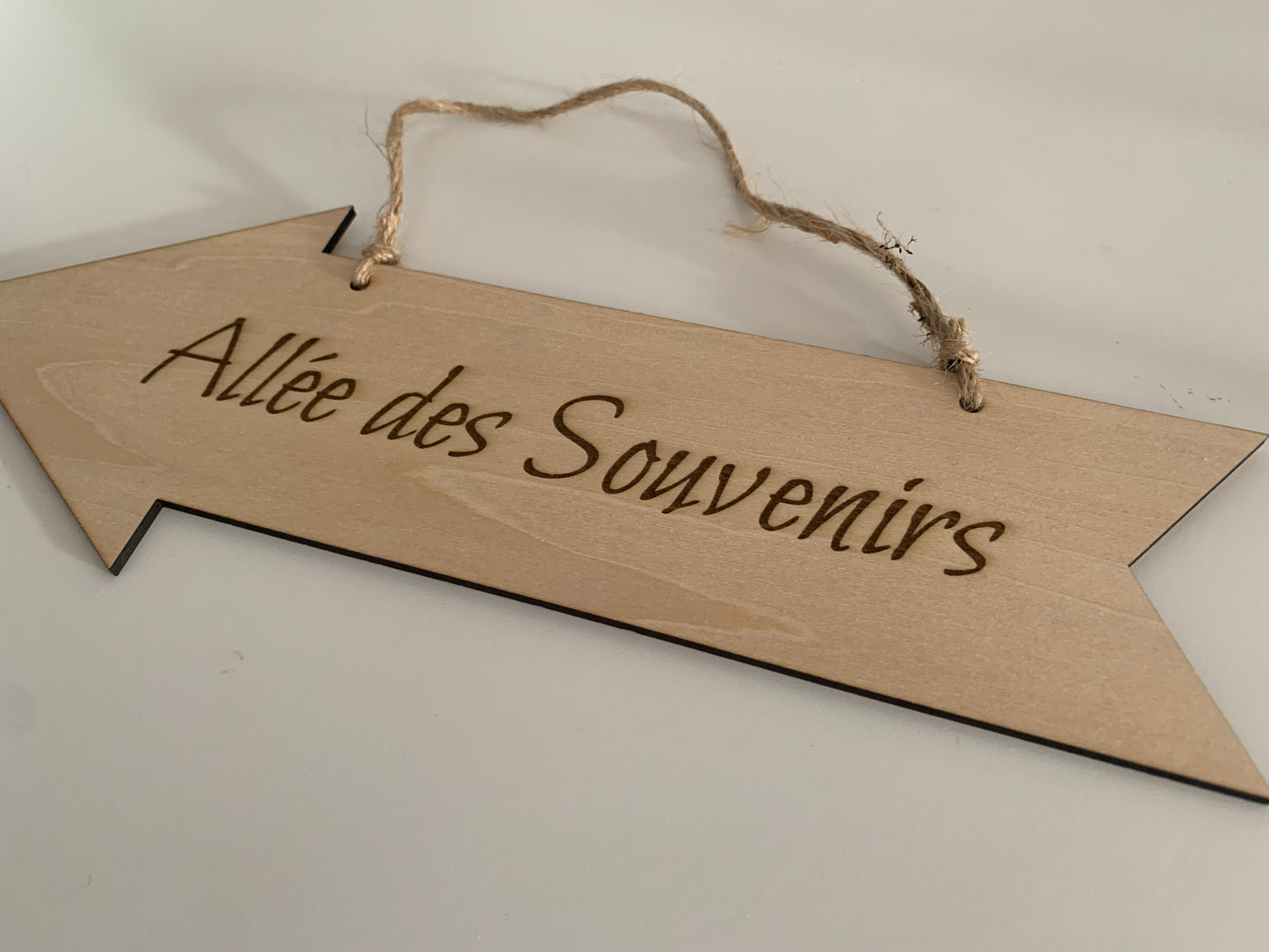 Flèches directionnelles personnalisées, en bois gravés