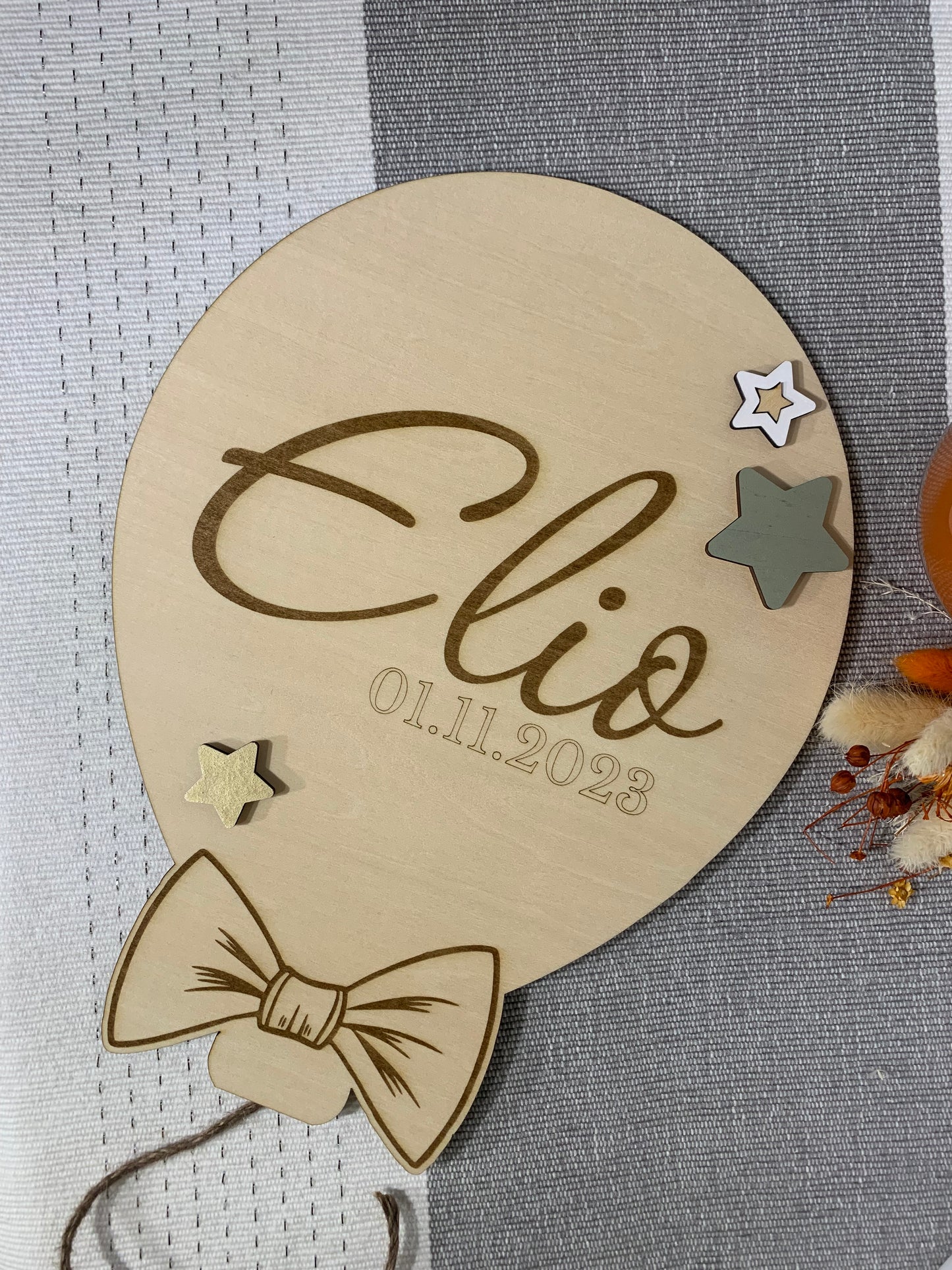 Décoration murale Ballon en bois - Personnalisée étoiles