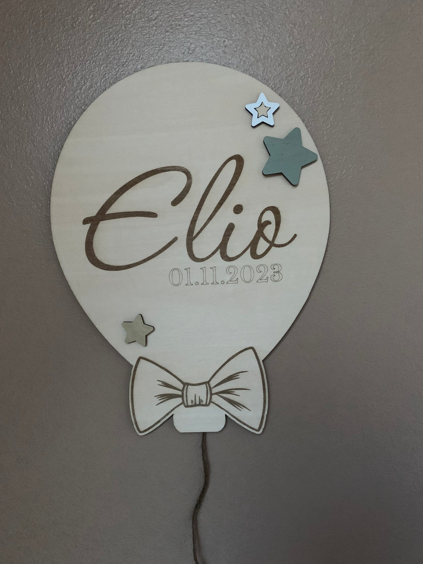 Décoration murale Ballon en bois - Personnalisée étoiles