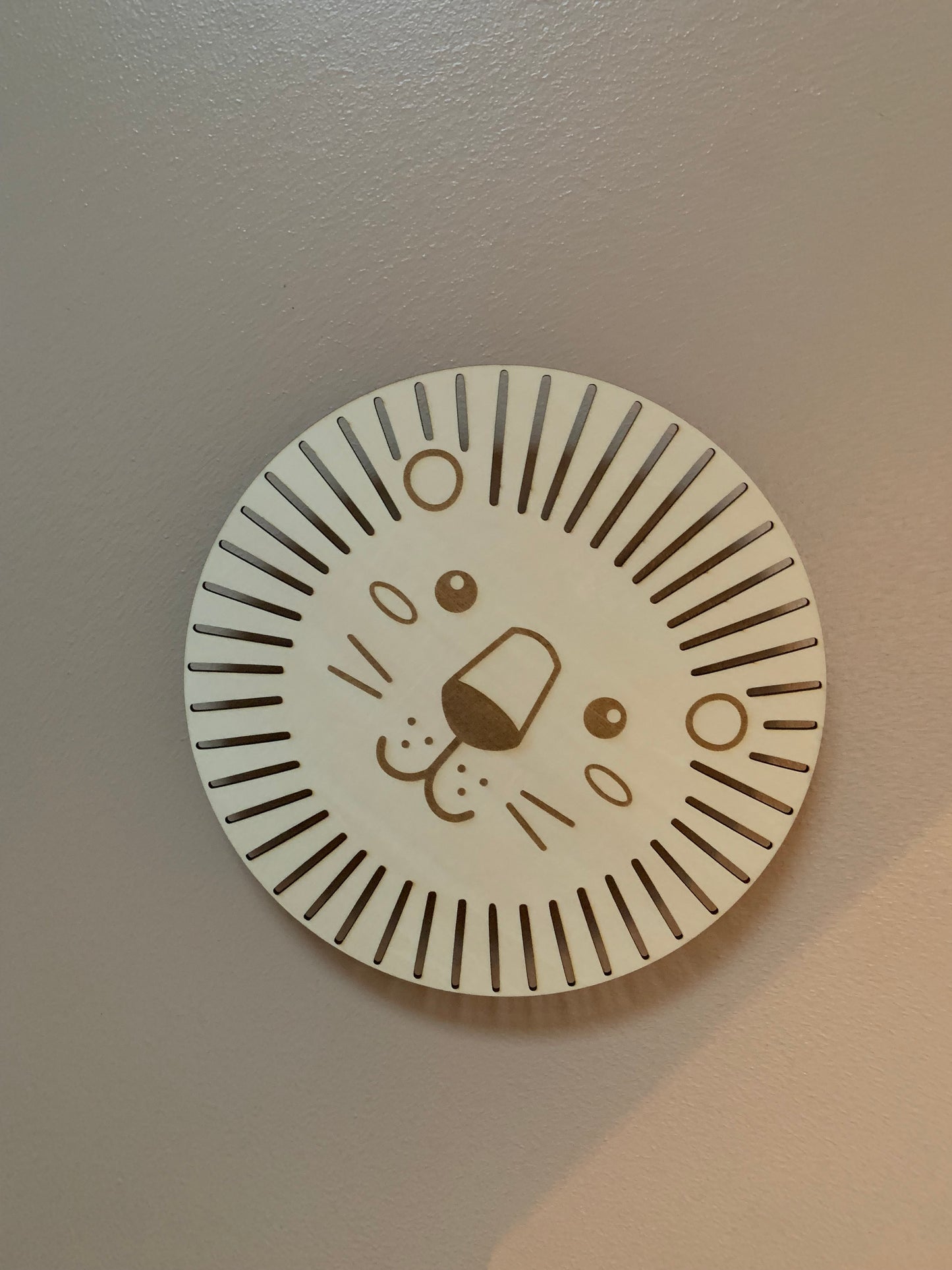 Veilleuse enfant en bois – Lion avec ruban LED et télécommande