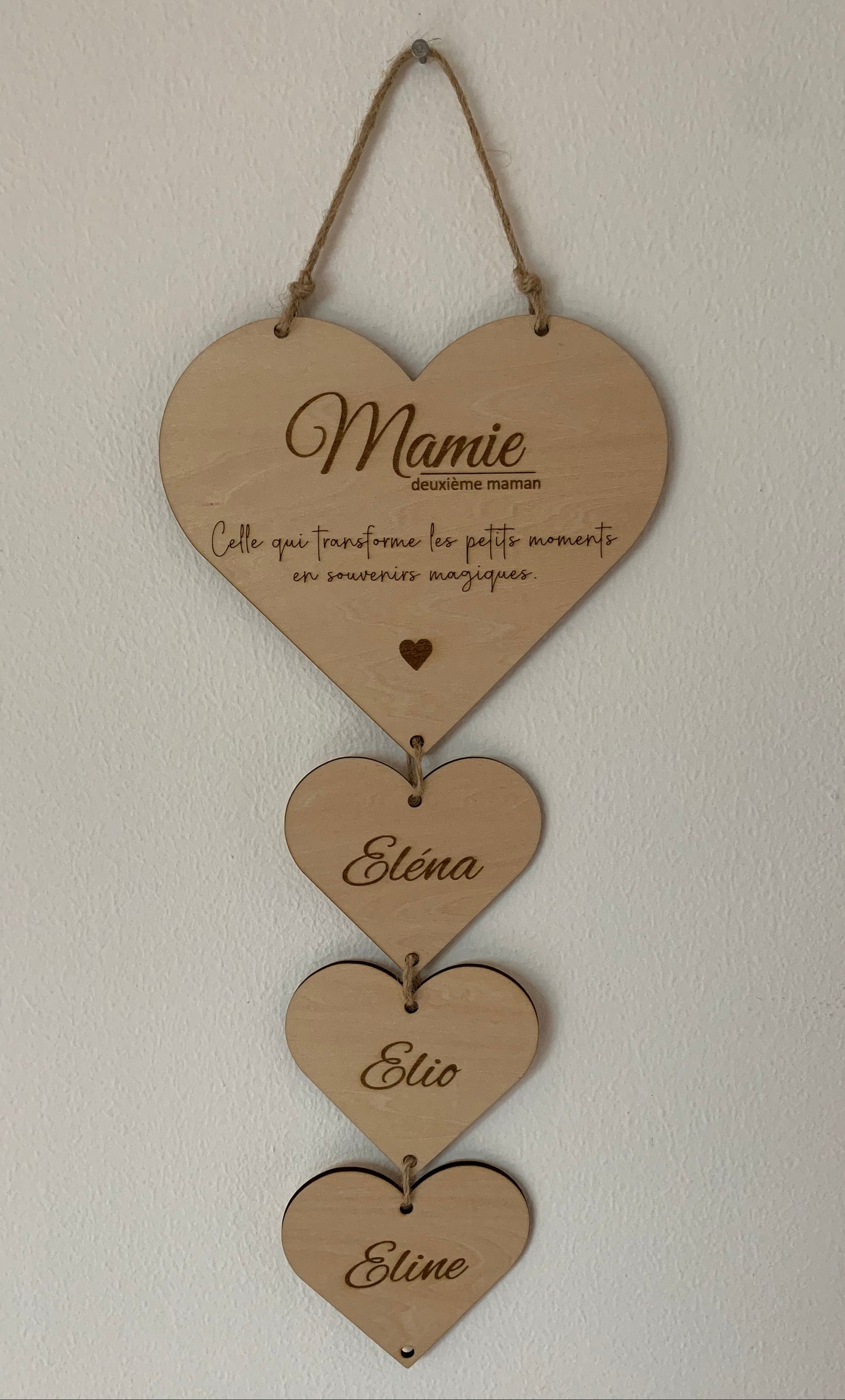 Suspension Cœurs en bois gravée - personnalisée Mamie