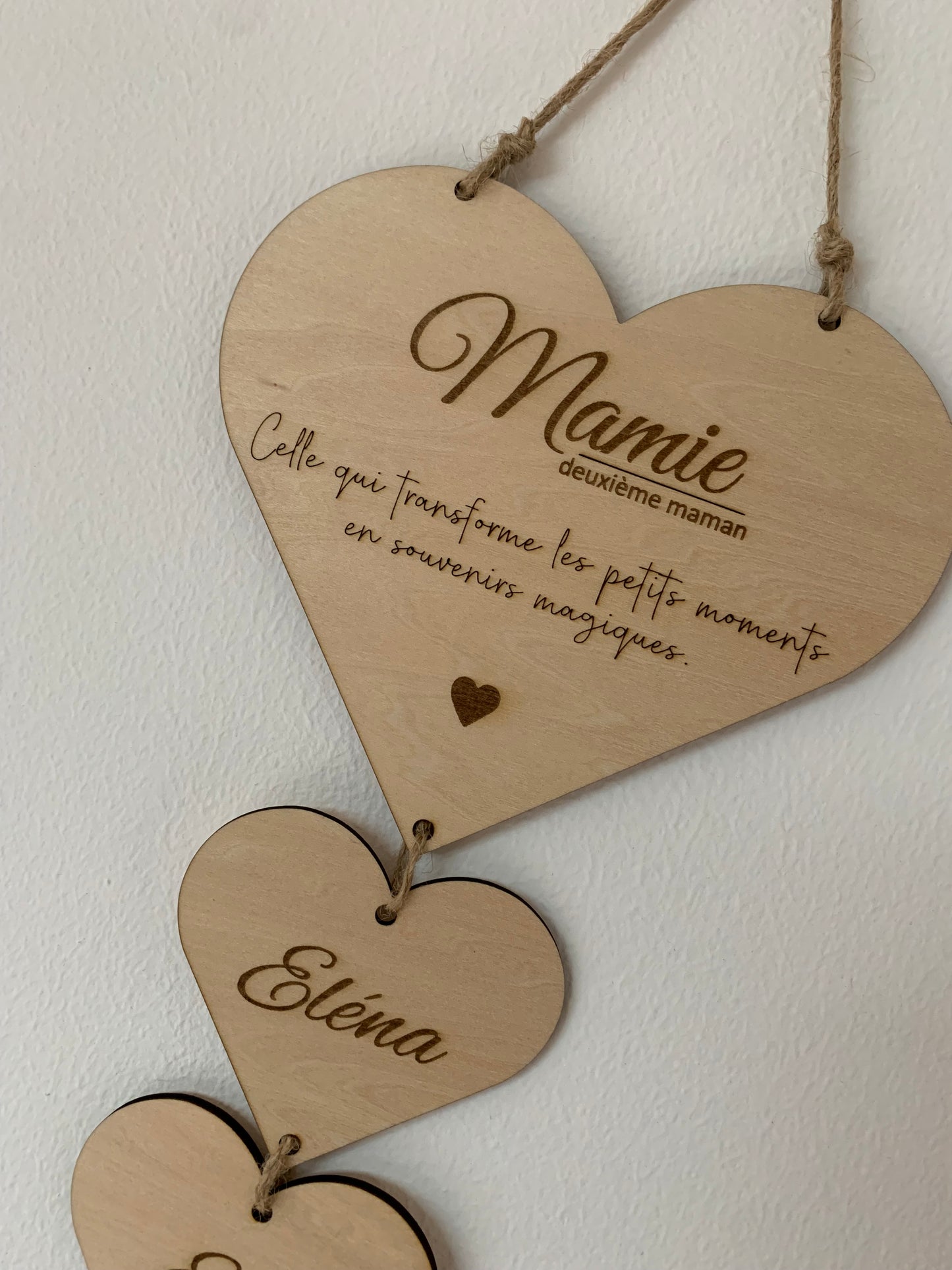 Suspension Cœurs en bois gravée - personnalisée Mamie