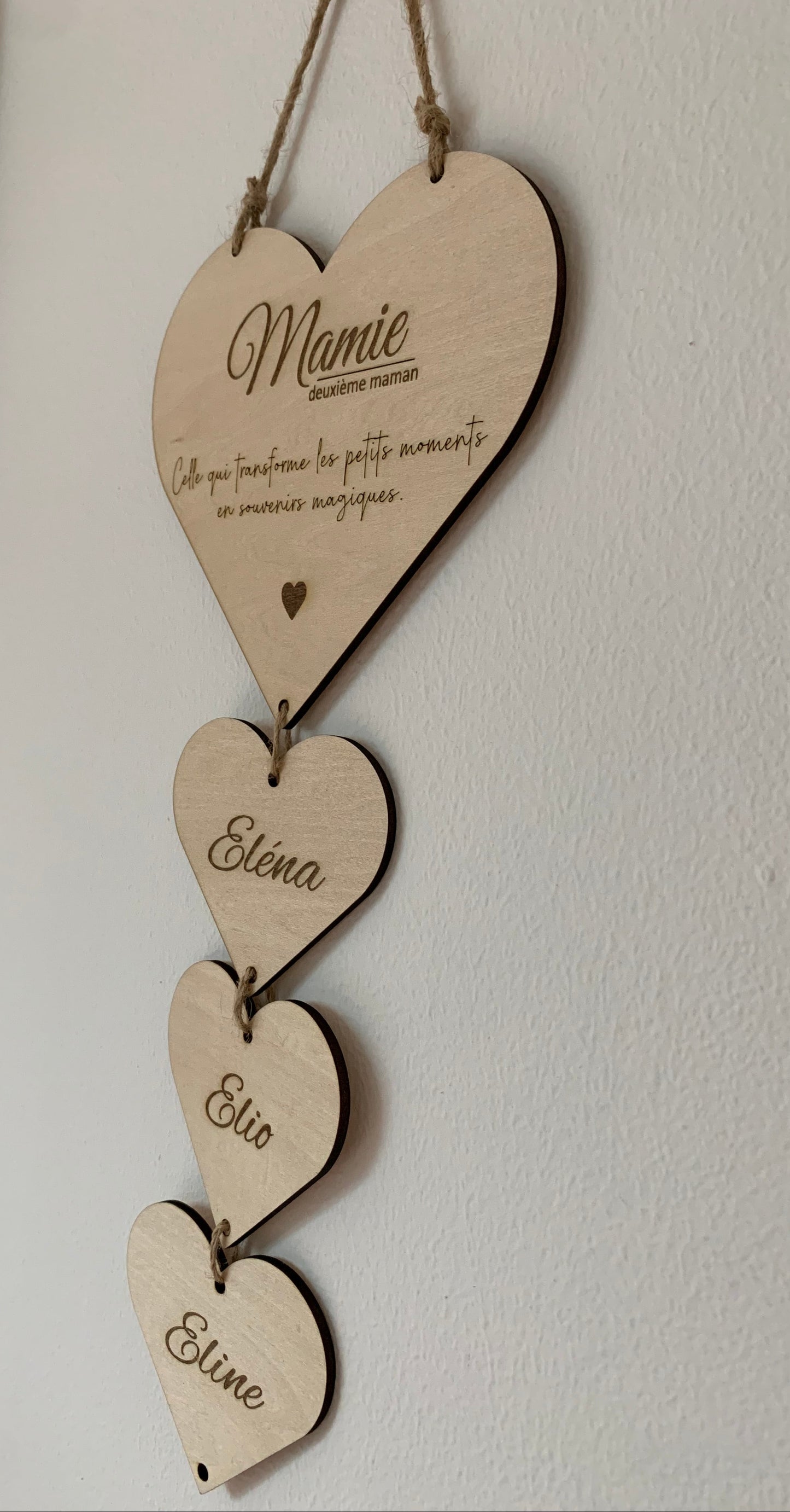Suspension Cœurs en bois gravée - personnalisée Mamie