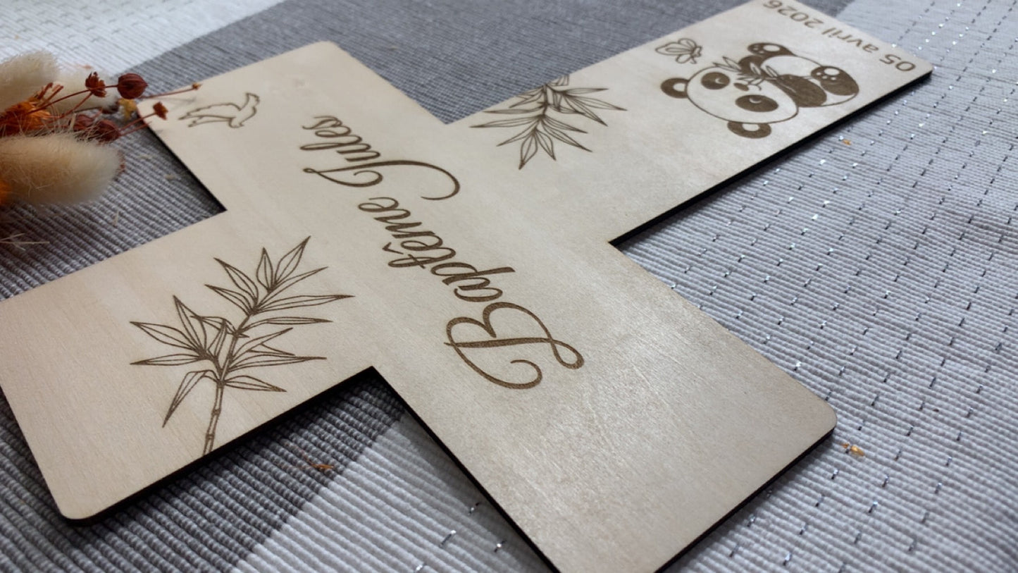 Croix en bois gravée – Souvenir de Baptême personnalisé Panda