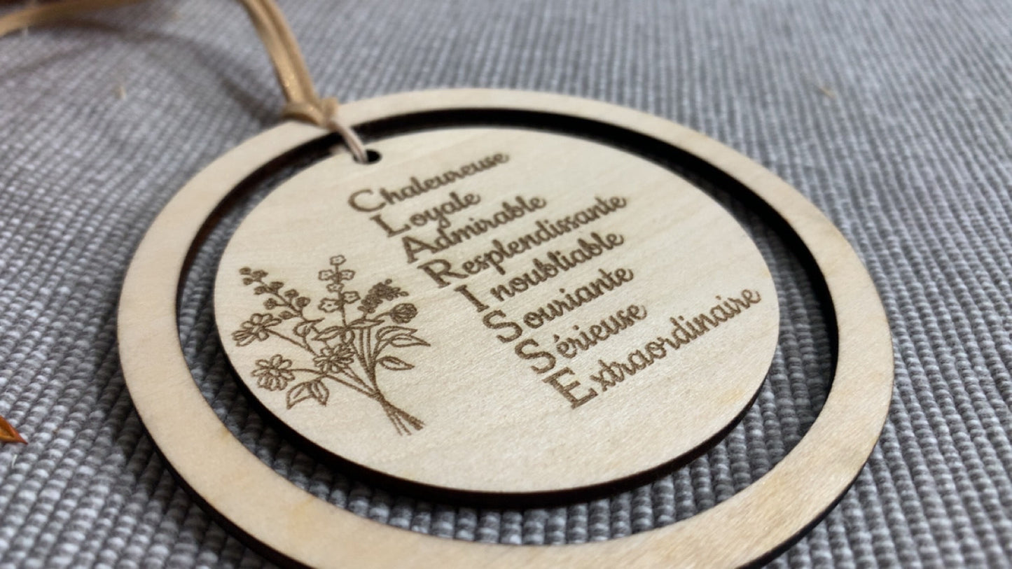 Pendentif diffuseur voiture en bois gravé - personnalisé “ATTENTION… au volant ! On t’aimes” + signification prénom