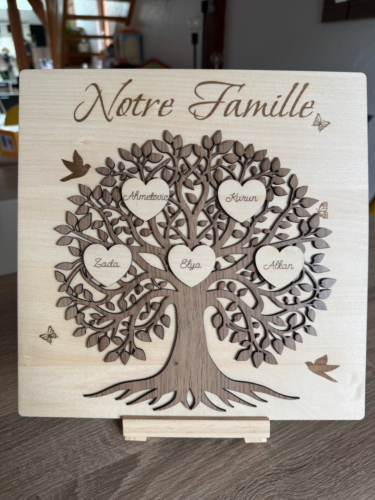 Tableau en bois Arbre de vie - Personnalisé cœurs Prénoms Notre Famille