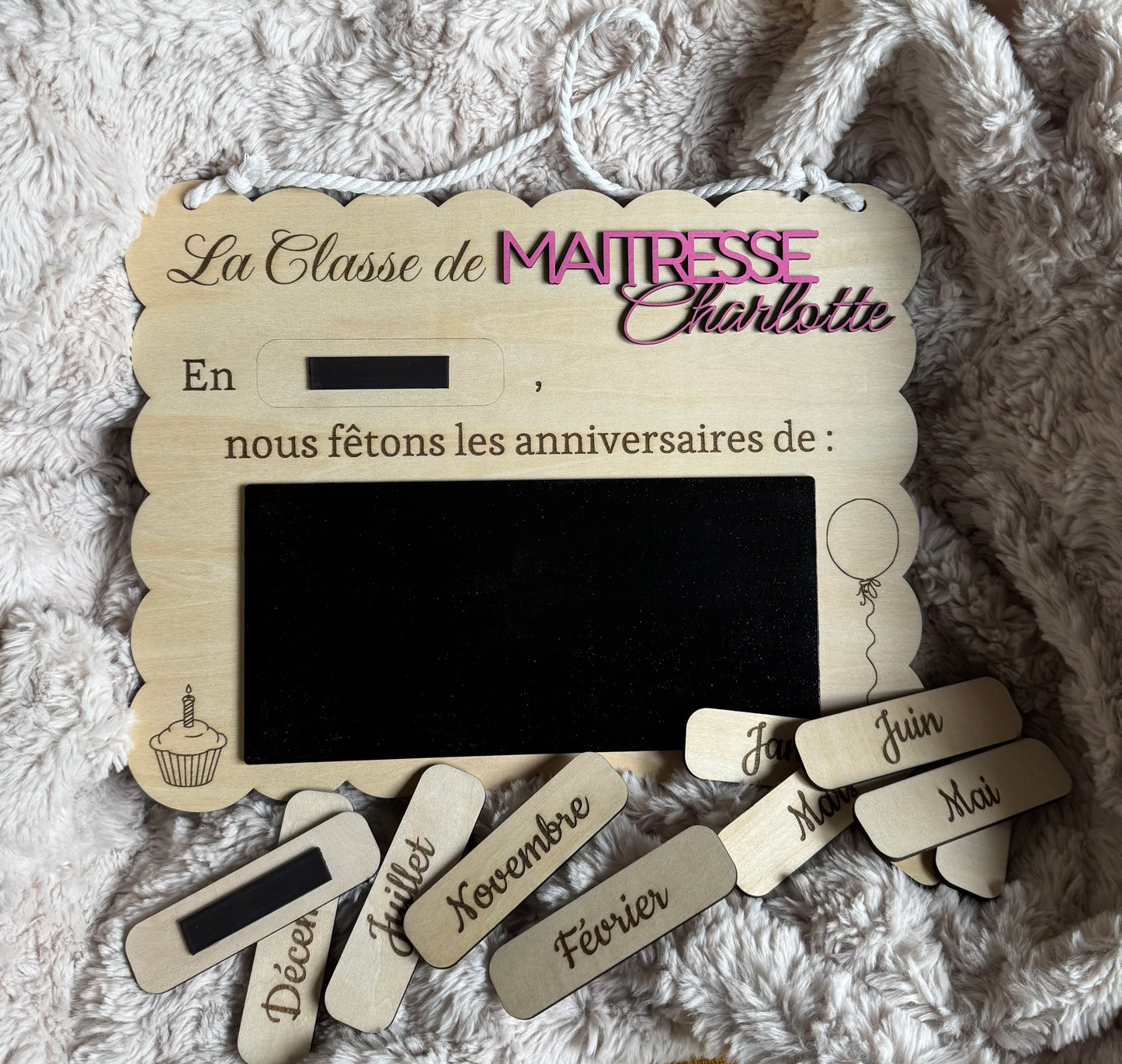 Tableau Anniversaire Classe Personnalisé en Bois – Cadeau Maîtresse